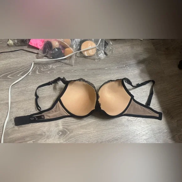 Victoria's Secret Black Lace Push-Up Bra 34E - Picture 5 of 11
